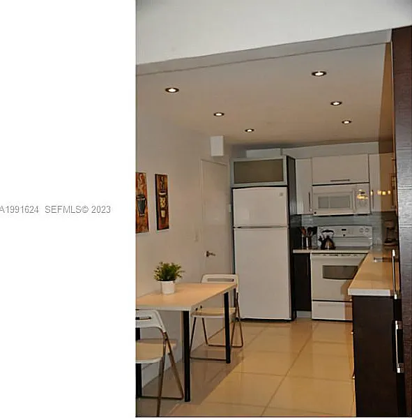 2 bed, 1.5 bath, 1236 sqft, $3,800 — Photo 3