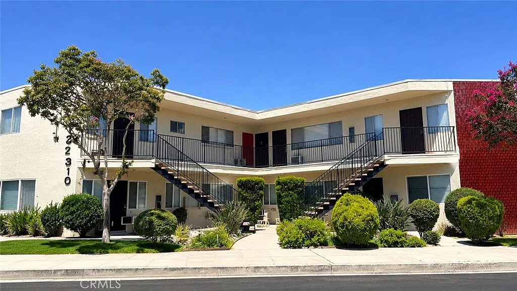 2 bed, 840 sqft, $2,375 — Photo 1