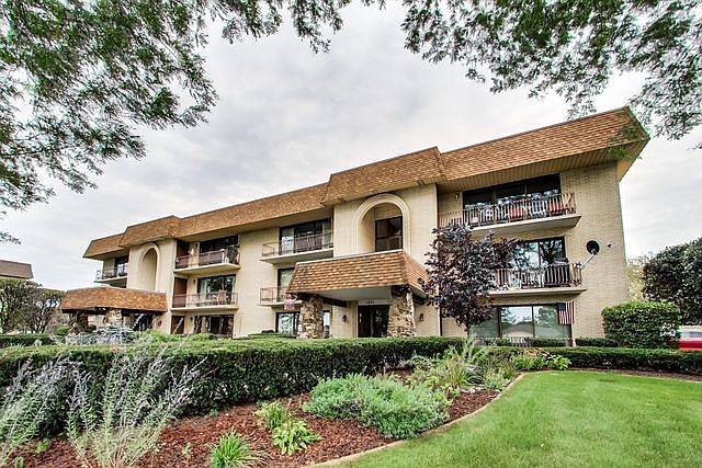 1st image of 15251 Catalina Dr #1