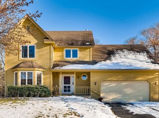 18518 Maple Leaf Dr, Eden Prairie, MN 55346