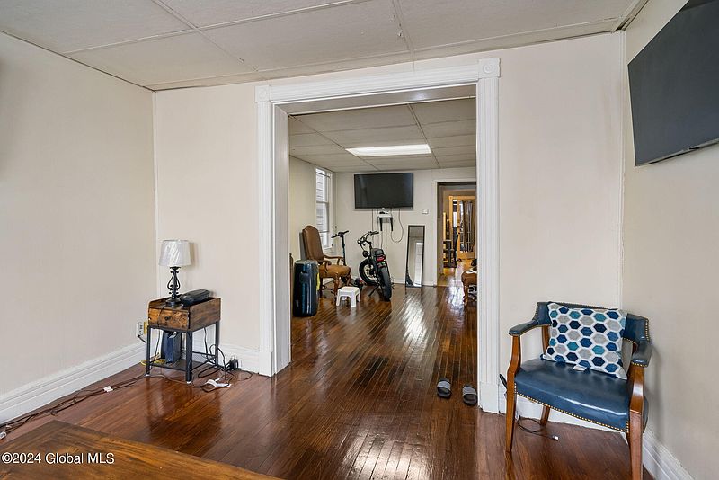 5th image of 358 2nd Street
