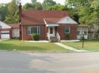 721 Sewanee St, Harriman, TN 37748