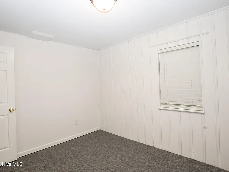 345 E New Hampshire Ave — Photo 53