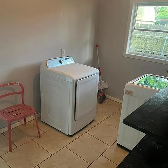 260 Westwood Ave — Photo 20