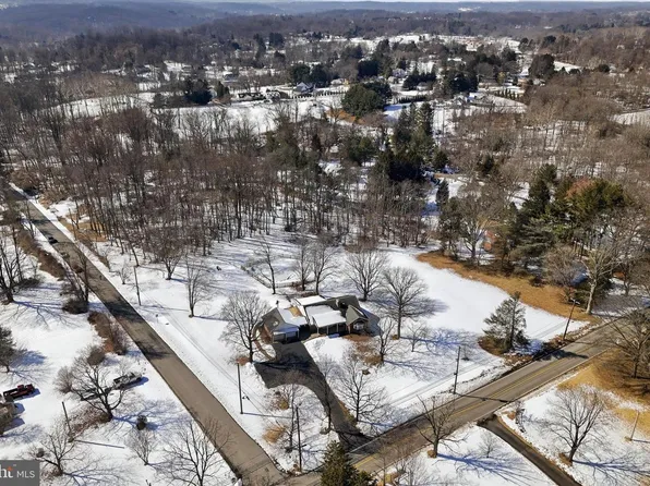1304 Valley Rd, Glen Mills, PA 19342