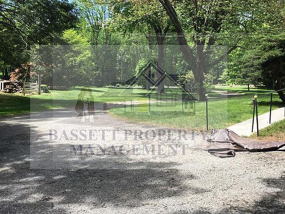 4th image of 2281 Ridge Rd