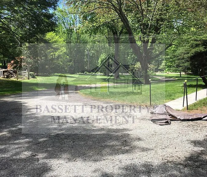 2281 Ridge Rd — Photo 4