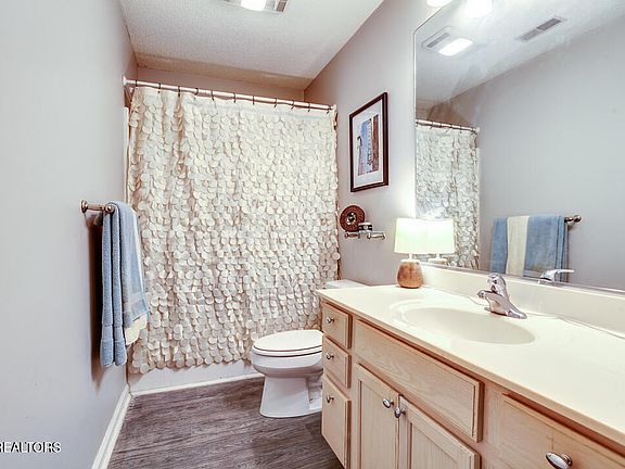 5th image of 1911 Locarno Dr
