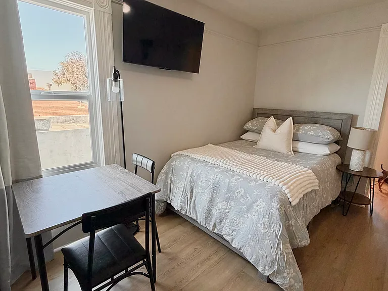 2174 Logan Ave #B — Photo 13