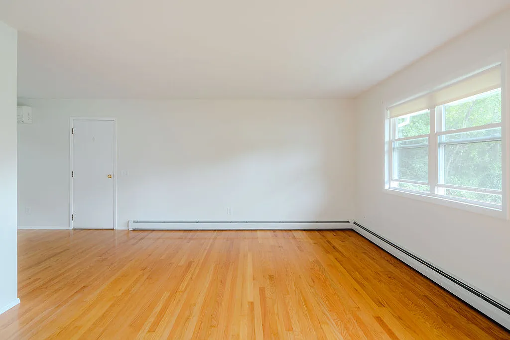 3 bed, 1200 sqft, $3,500 — Photo 3