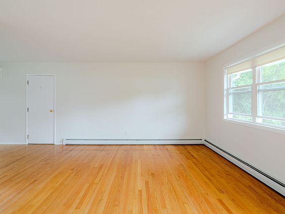 3rd image of 22 Trinity Pl