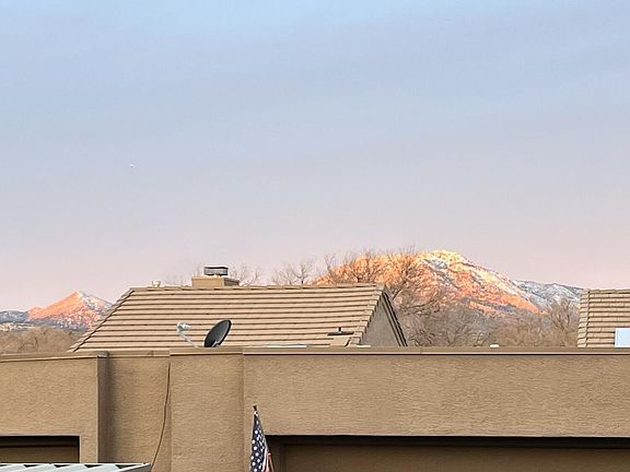 3rd image of 2160 RESORT Way S #H5