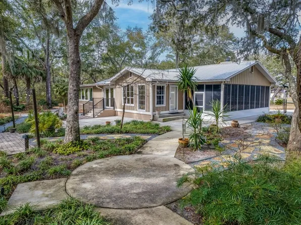39 Aucilla St, Panacea, FL 32346