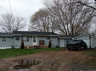 7765 N Academy Rd, Edmore, MI 48829