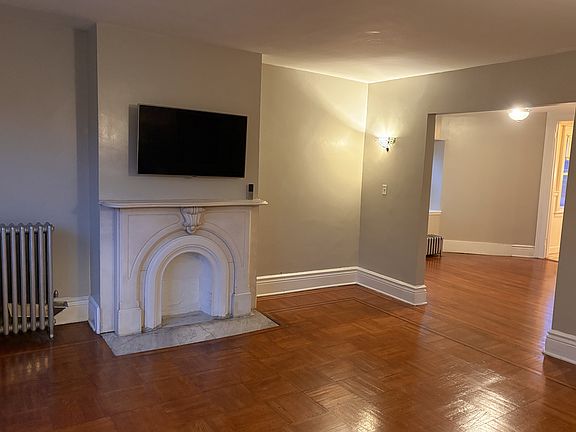 2nd image of 233 Pennsylvania St #3