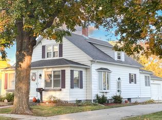 102 S Jackson St, Morrison, IL 61270