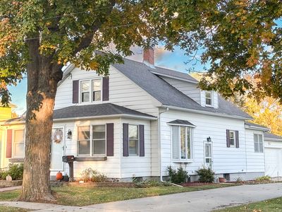 102 S Jackson St, Morrison, IL, 61270