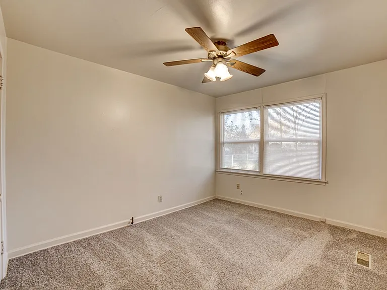 6703 E Queen St — Photo 11
