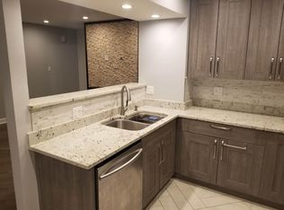 544 Inverrary Ln, Deerfield, IL 60015