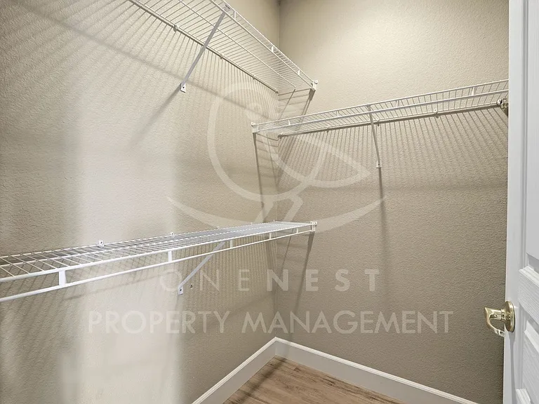 117 Golden Spike Ct — Photo 16