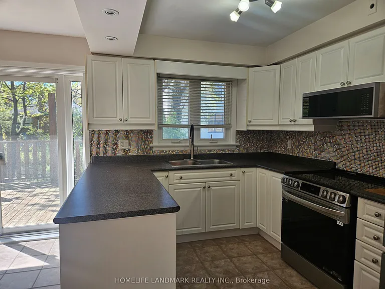 16 Donewen Ct — Photo 17