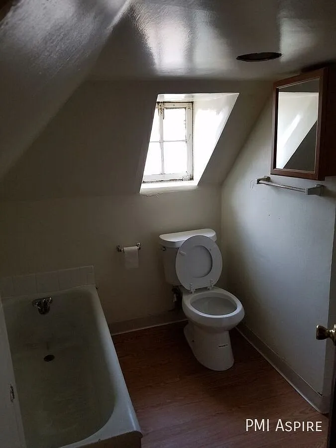 Studio Available In Longmont — Photo 4