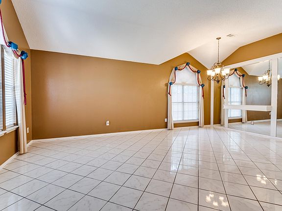 3rd image of 3917 Escoba Dr