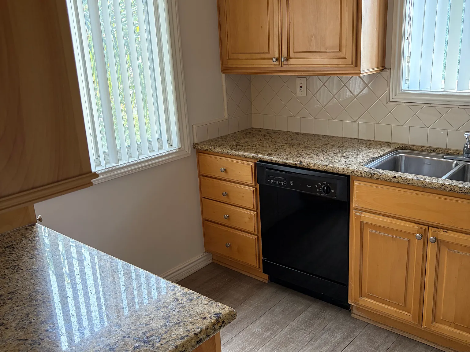 2 bed, 1100 sqft, $3,150 — Photo 1