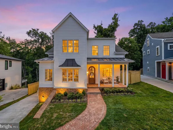 3111 Circle Hill Rd, Alexandria, VA 22305