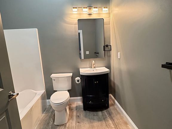 4th image of 70 Webster St #310
