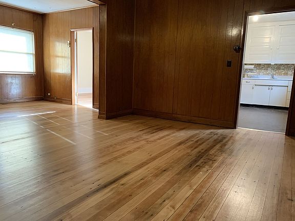 2nd image of 3615 SE Milwaukie Ave #4
