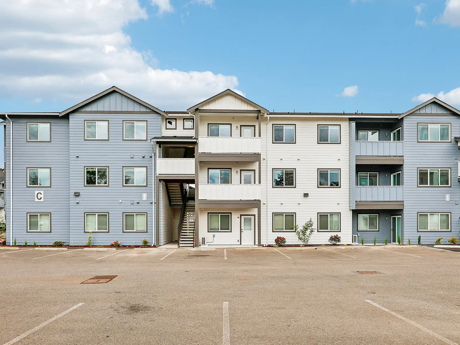 Whitney Lane Apartments — Photo 2