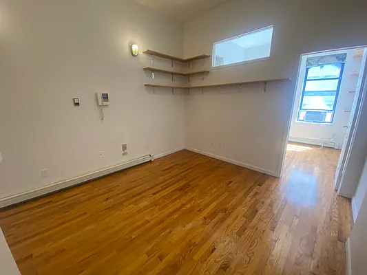 Rented by J Misrahi Realty Corp | media 24