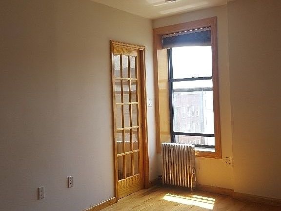 2nd image of 8 Kenmare St #29S