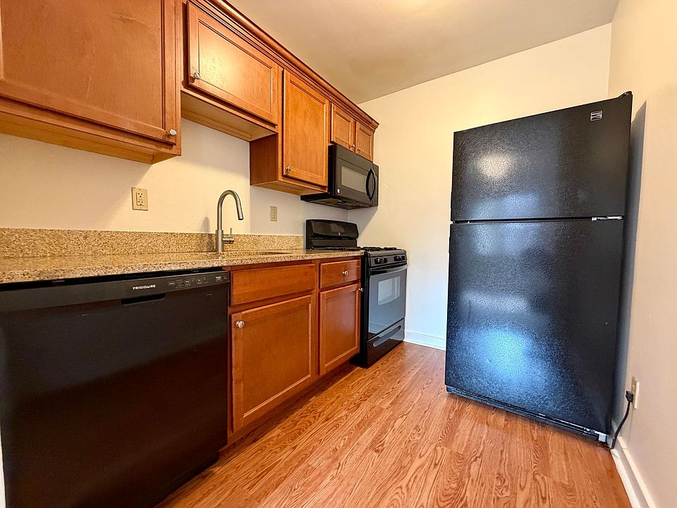 1st image of 5320 5th Ave #689