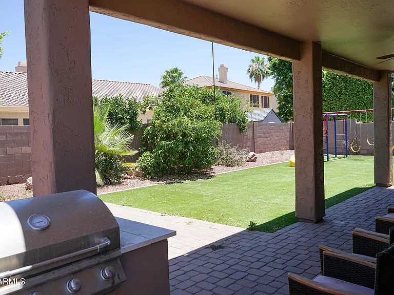 541 N Danielson Way — Photo 18