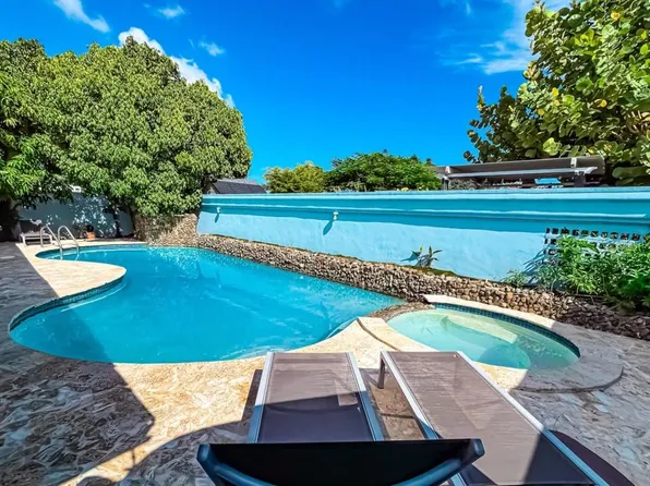 Brisas Street Dorado Del Mar #R-12, Dorado, PR 00646