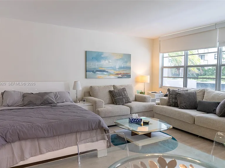 100 Lincoln Rd #330 — Photo 2