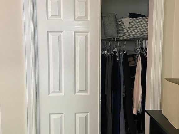 2nd image of 3343 N Marshfield Ave #205