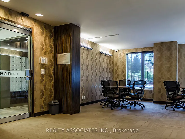 277 S Park Rd #1020 — Photo 14