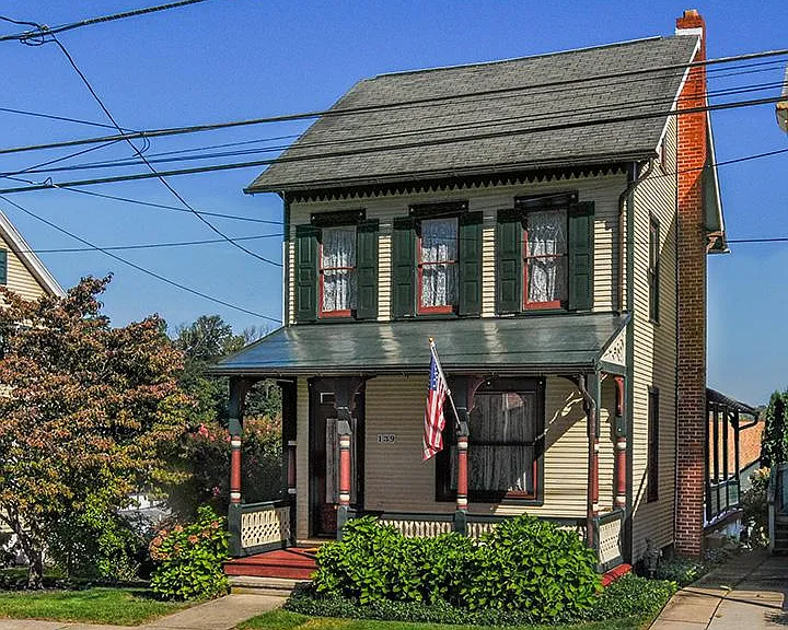 139 S Church St — Photo 1
