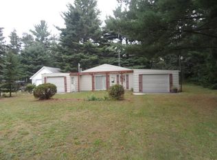 1913 Mina Rd, Harrison, MI 48625