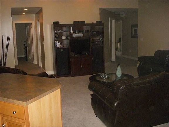 4th image of 3604 Beacon St