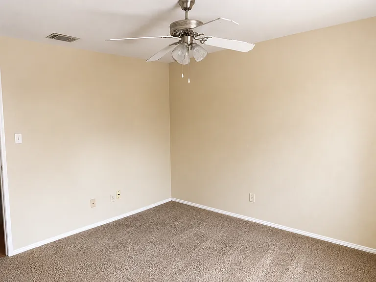 1296 Speight Ave — Photo 5