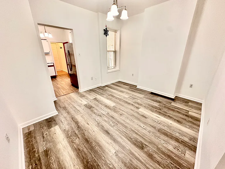 5227 Ridge Ave — Photo 5