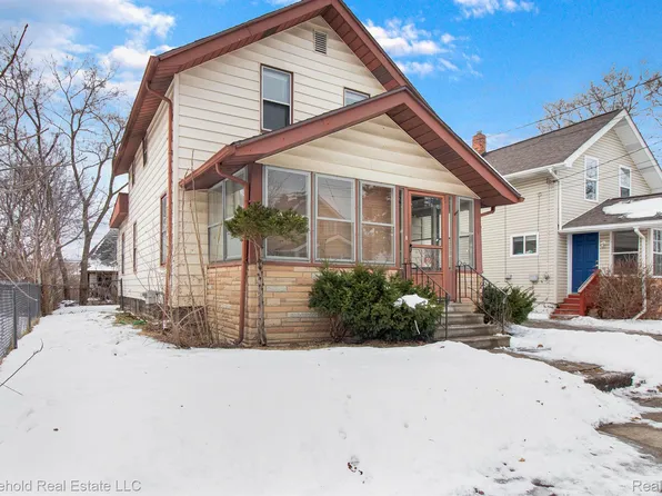 35 Portage St, Pontiac, MI 48341