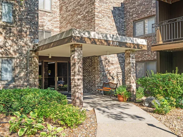4120 Parklawn Ave APT 220, Edina, MN 55435