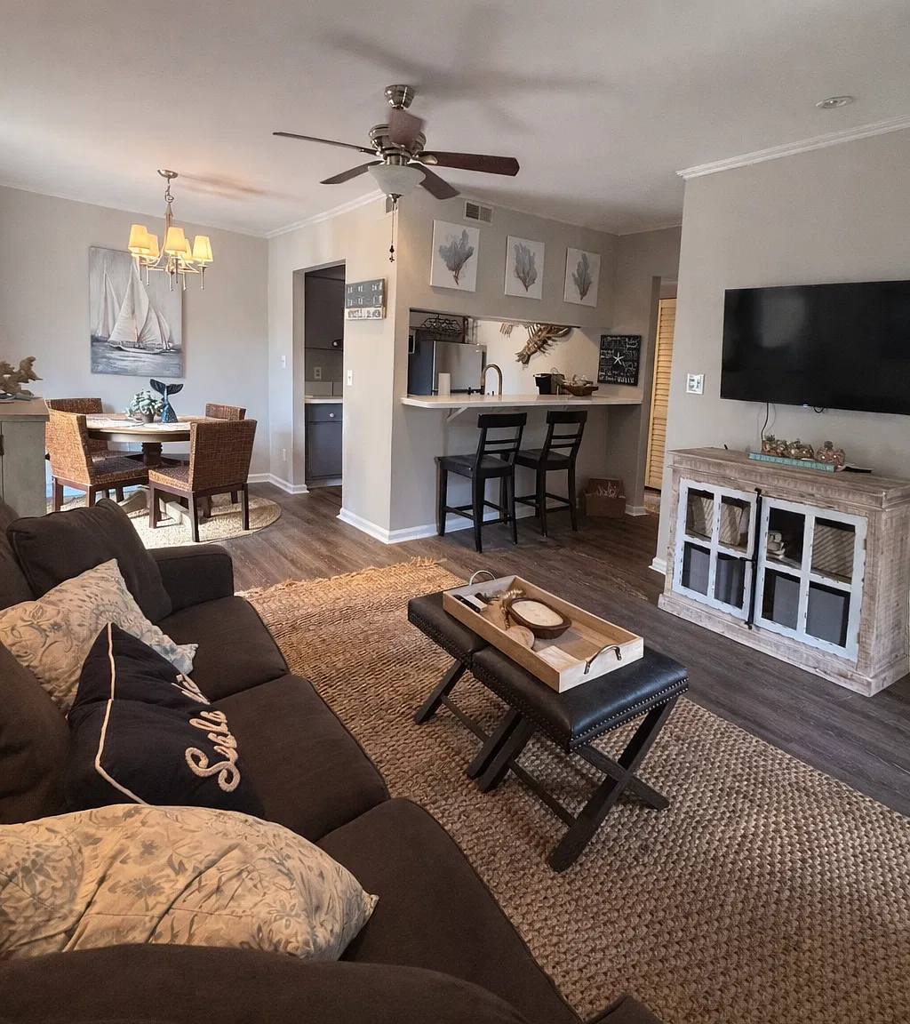 1 bed, 700 sqft, $1,500 — Photo 3
