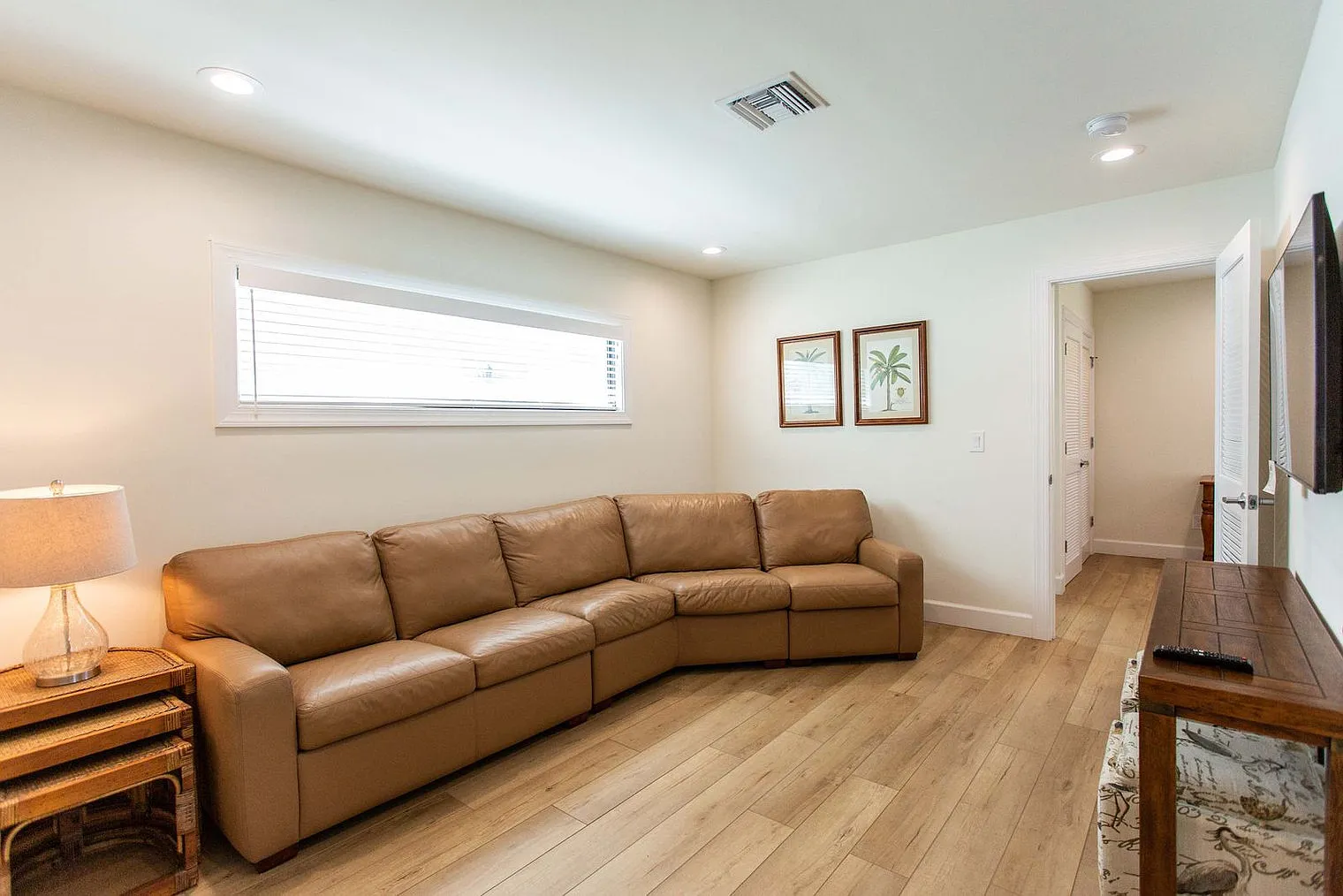 5 bed, 4.0 bath, 1700 sqft, $6,003 — Photo 4