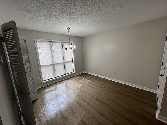 4th image of 7114 Tulip Trail Dr